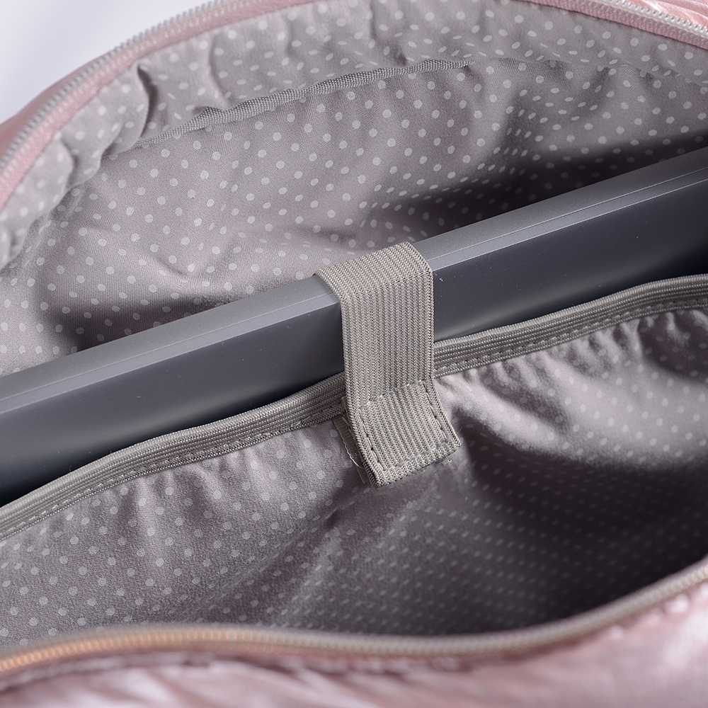 Borsa a mano gonfia in stile nuvola morbida, realizzata a mano, con tracolla e scomparto per laptop