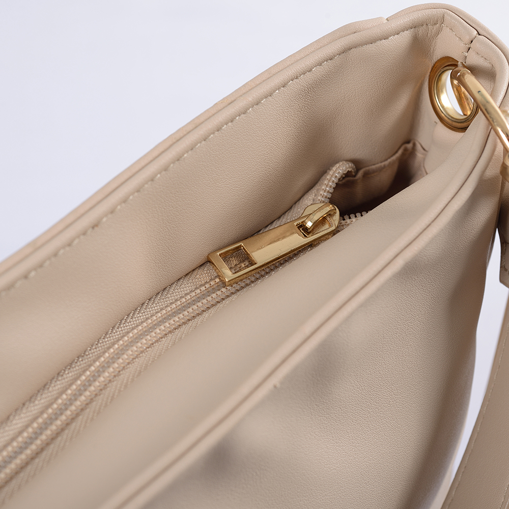 Borsa da donna in morbida pelle con tracolla regolabile e fodera in poliestere