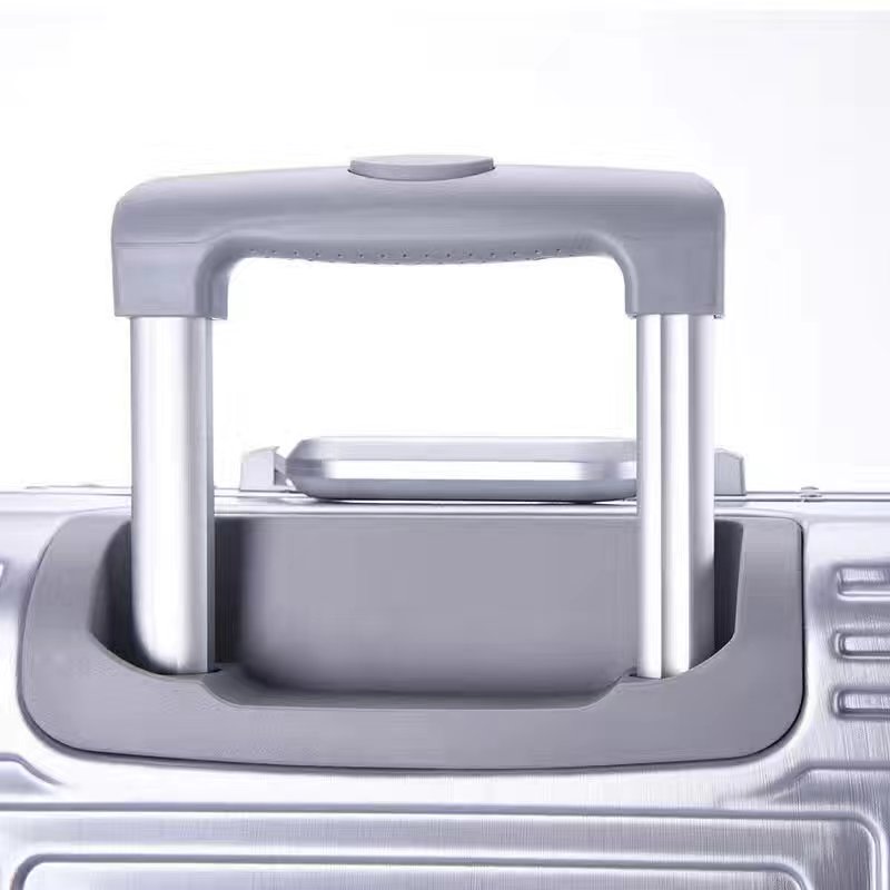 Design personalizzato in fabbrica con custodia per ruota universale con telaio in alluminio da 18 pollici