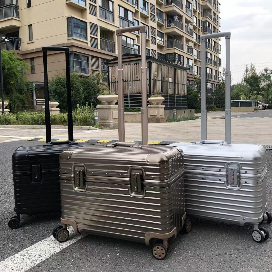 Custodia portatile con serratura a combinazione di sicurezza per valigia trolley in alluminio di alta qualità da 18 pollici per viaggi d'affari